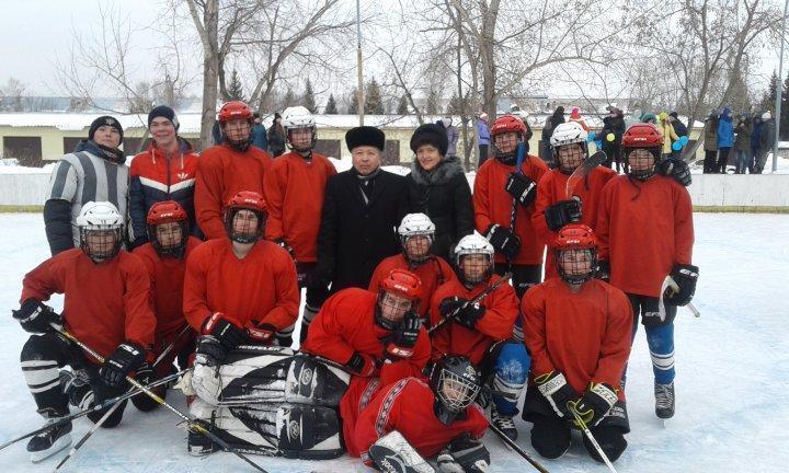 Городские соревнования по хоккею.