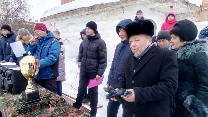 Городские соревнования по хоккею.