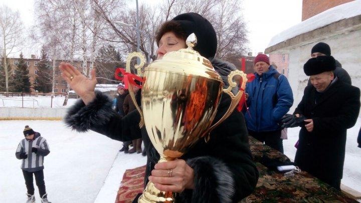 Городские соревнования по хоккею.